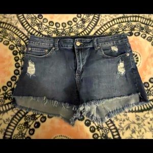 Destroyed Jean shorts